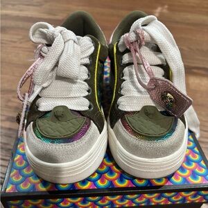 Girls Kurt Geiger size 12 toddler sneaker /gymshoe.